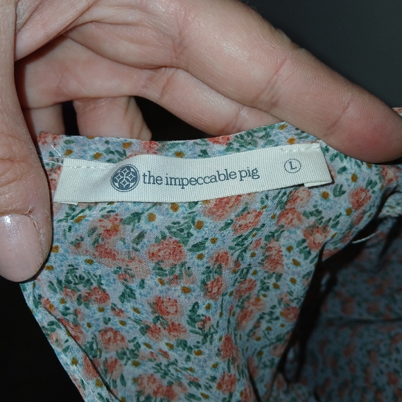 Flowy, flowery dress - Picture 4 of 4